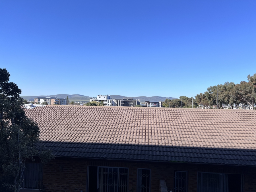 To Let 1 Bedroom Property for Rent in Table View Western Cape